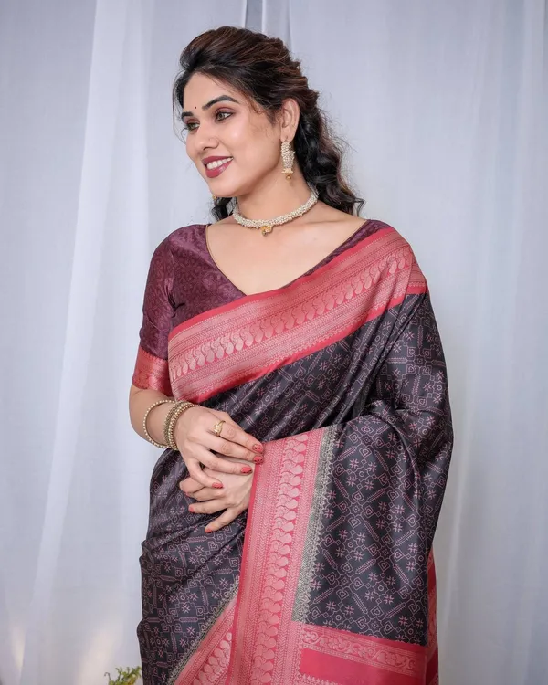 Majestic_Black_Banarasi_Silk_Saree_with_Rose_Gold_Border_and_Tassels