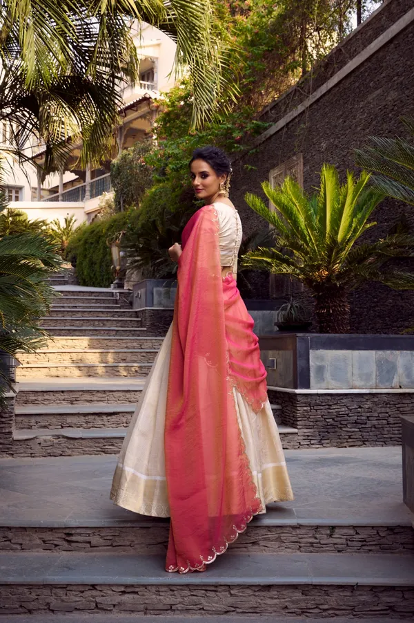 Off_White_Jacquard_Chex_Lehenga_Choli_With_Zari_Weaving_Work,_Wedding_Lehenga_Choli
