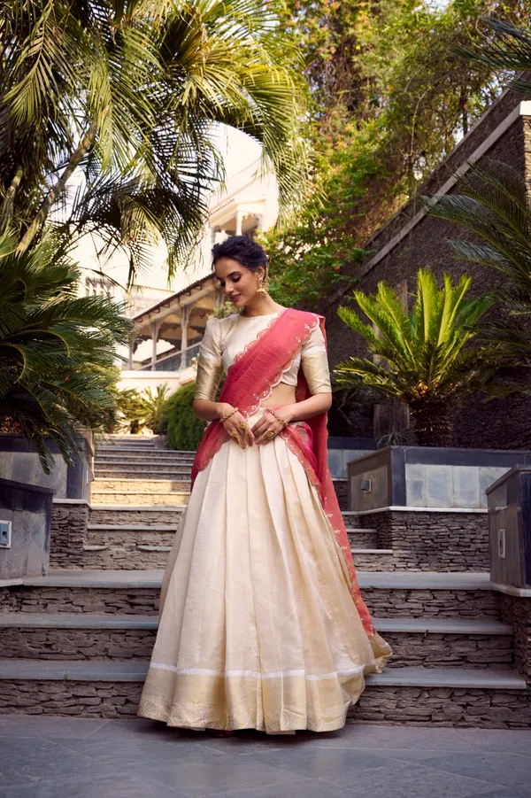 Off_White_Jacquard_Chex_Lehenga_Choli_With_Zari_Weaving_Work,_Wedding_Lehenga_Choli