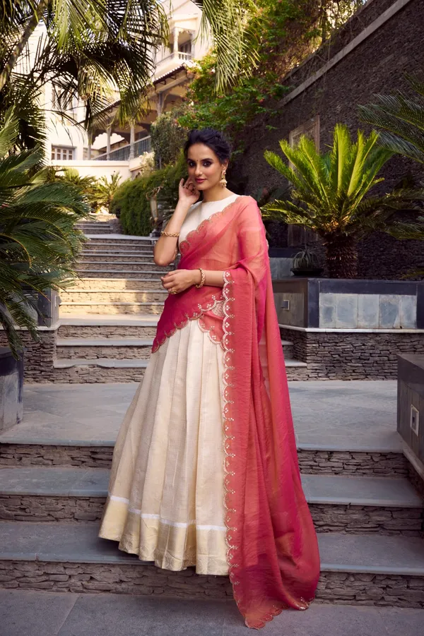 Off_White_Jacquard_Chex_Lehenga_Choli_With_Zari_Weaving_Work,_Wedding_Lehenga_Choli
