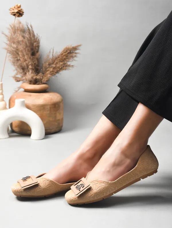 Peek_Prime_Beige_Casual_Women_Bellies