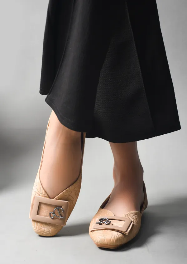 Peek_Prime_Beige_Casual_Women_Bellies