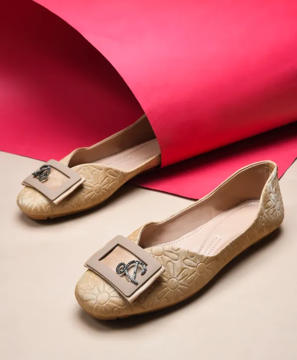 Peek_Prime_Beige_Casual_Women_Bellies
