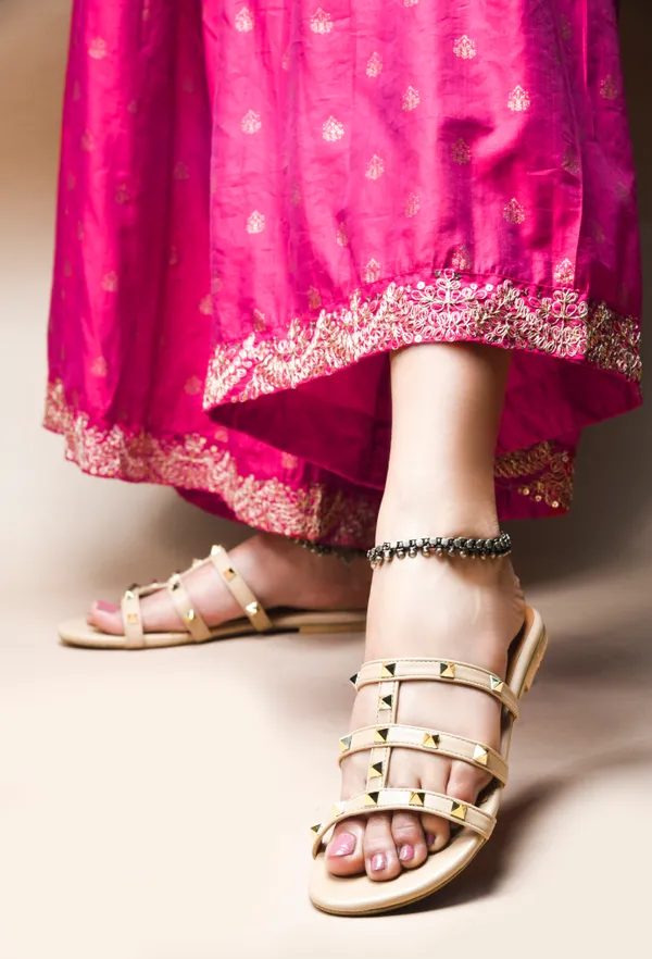 Peek_Kiara-1_Cream_Open_Toe_Women