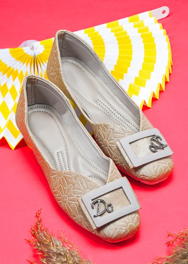 Peek_Prime_Khaki_Casual_Women_Bellies