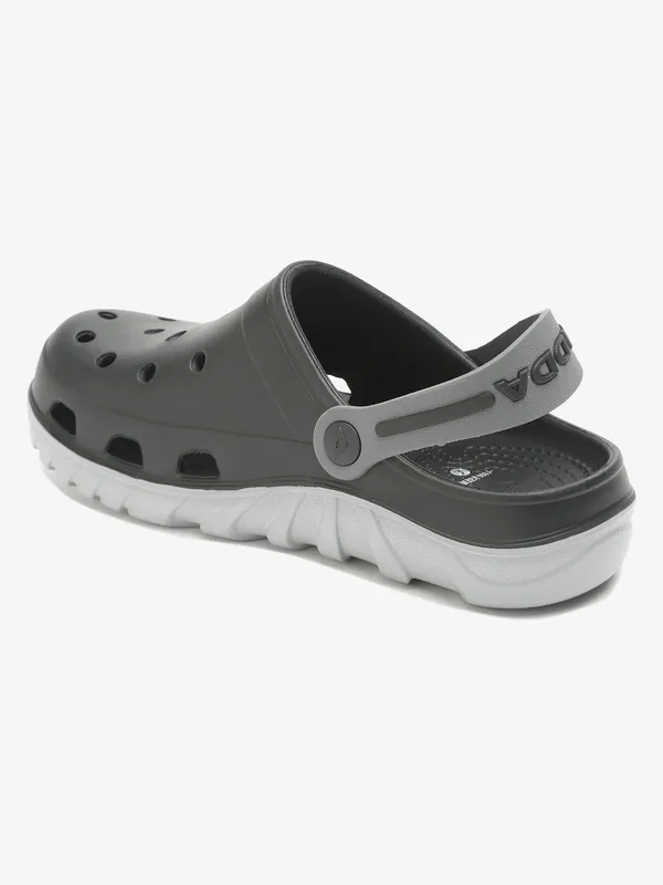 Black_Lightweight_Trendy_Design_EVA_Solid_Clogs_For_Men