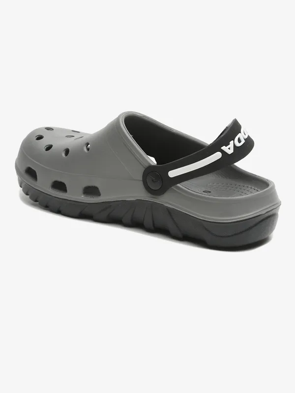 Grey_Lightweight_Trendy_Design_EVA_Solid_Clogs_For_Men