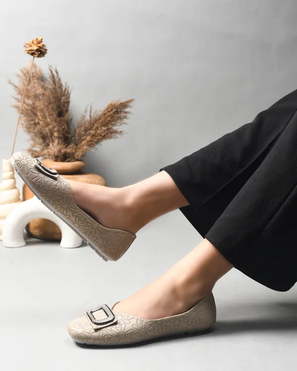 Peek_Soul_Khaki_Fashionable_Women_Bellies