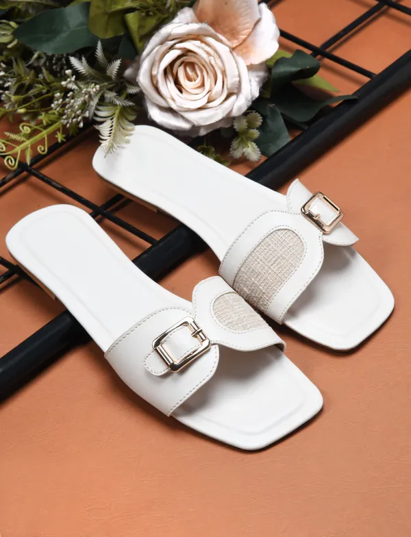 Peek_Charm_White_Interlocked_Flats