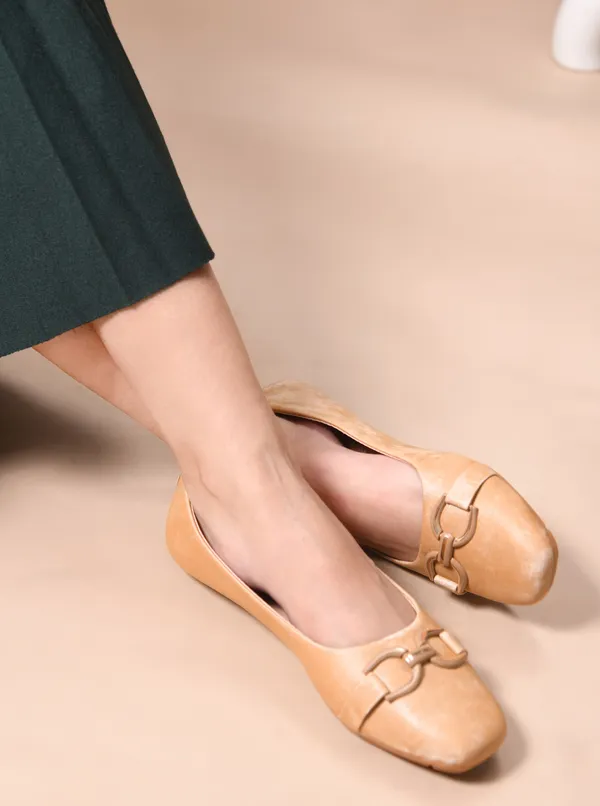 Peek_Vogue_Beige_Casual_Women_Bellies