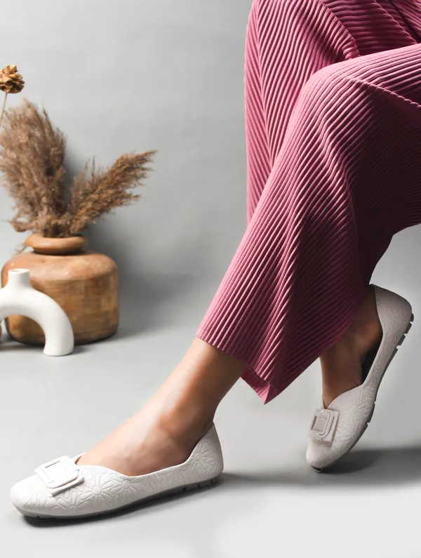 Peek_Floral_White_Design_Soft_Footbed