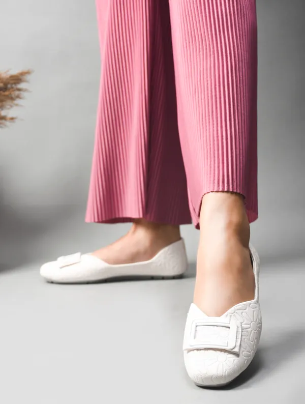 Peek_Floral_White_Design_Soft_Footbed