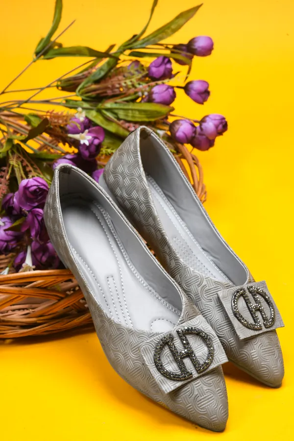 Peek_Class_Grey_Trendy_Pointed_Toe