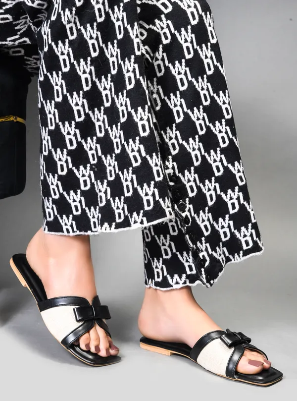 Peek_Luxe_Black_Extra_Soft_Footbed