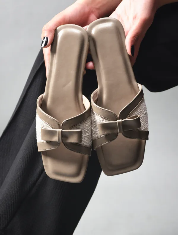 Peek_Luxe_Khaki_Extra_Soft_Footbed