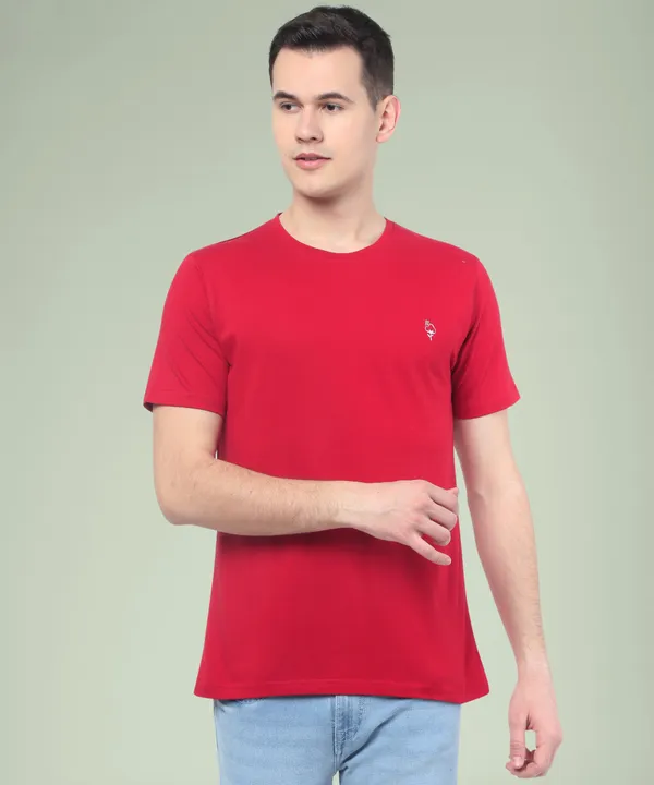 Red_Cotton_Blend_Solid_T-Shirt_For_Men
