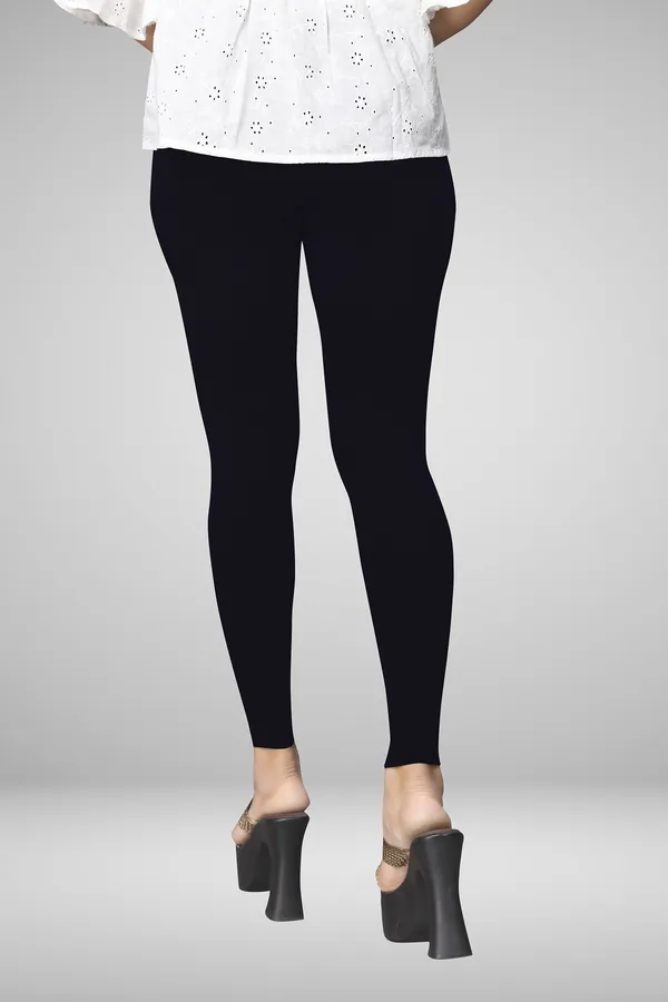 Black_Cotton_Blend_Solid_Legging_For_Women