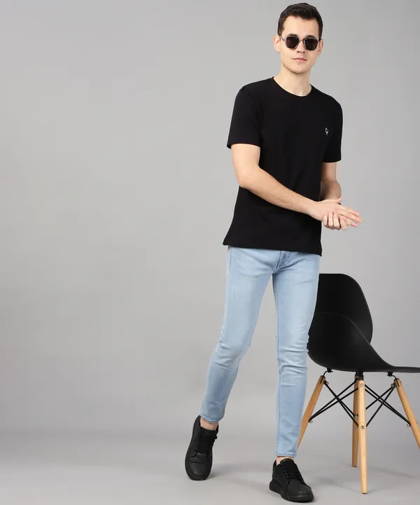 Black_Cotton_Blend_Solid_T-Shirt_For_Men