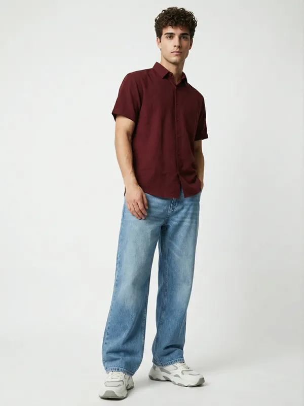 Men'S_Maroon_Short_Sleeve_Linen_Casual_Shirt