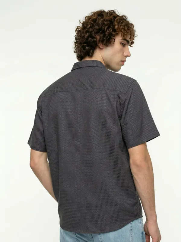 Men'S_Grey_Textured_Short_Sleeve_Casual_Shirt