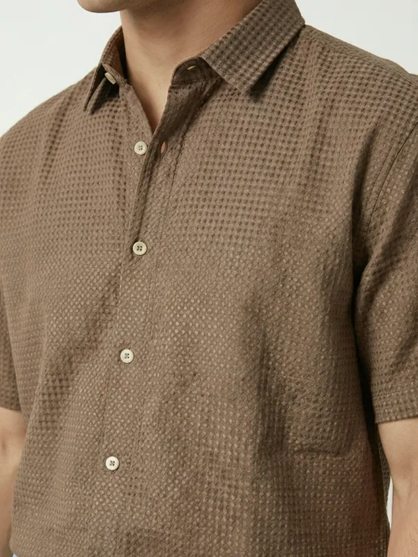 Men'S_Brown_Textured_Short_Sleeve_Casual_Shirt