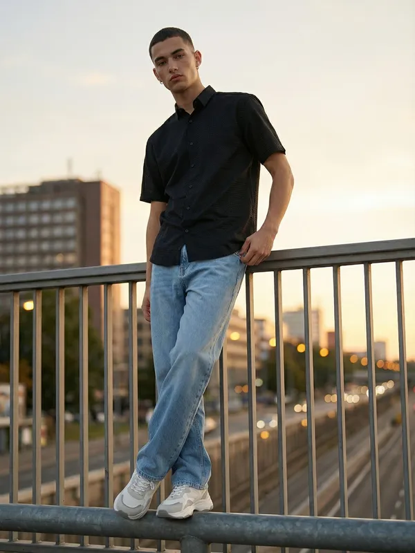 Men'S_Black_Textured_Short_Sleeve_Casual_Shirt