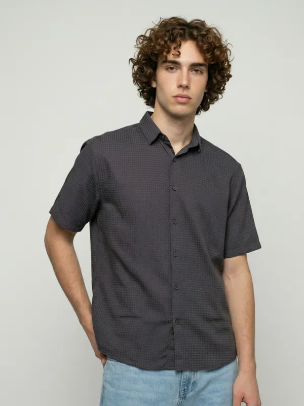 Men'S_Grey_Textured_Short_Sleeve_Casual_Shirt