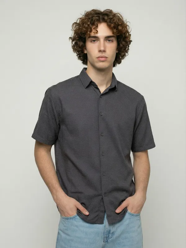 Men'S_Grey_Textured_Short_Sleeve_Casual_Shirt
