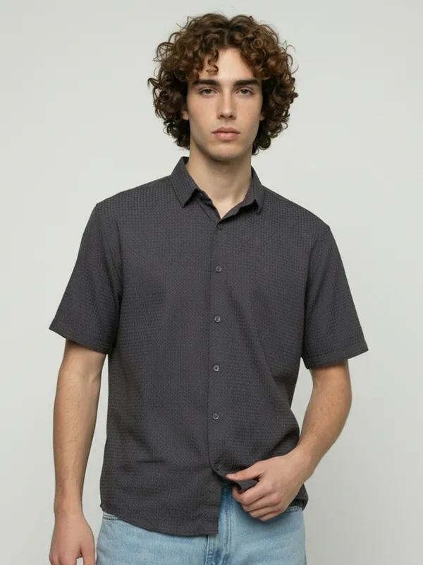 Men'S_Grey_Textured_Short_Sleeve_Casual_Shirt