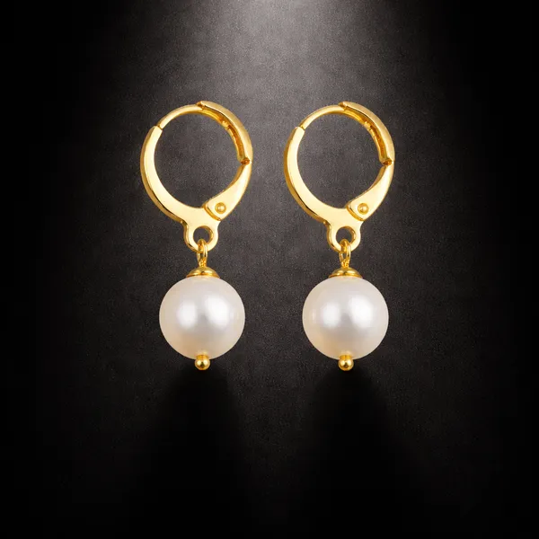AURIM_BLAIR_EARRINGS_BRASS_PEARL_DANGLER_GOLDEN