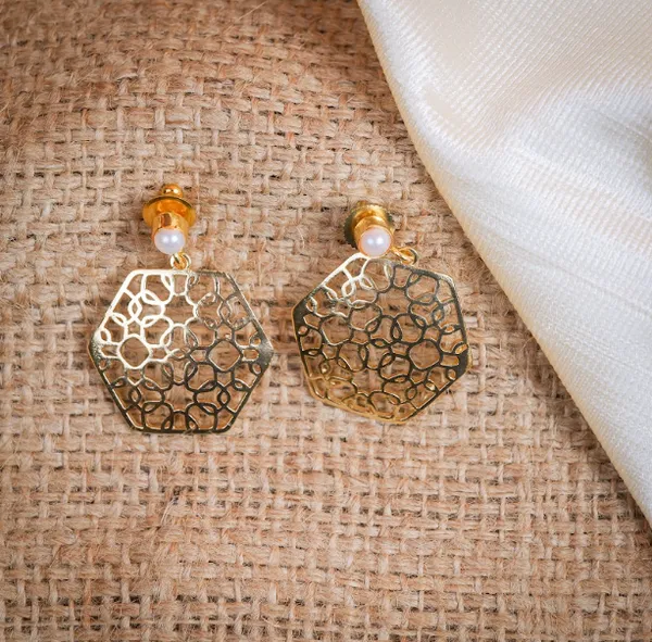 AURIM_BLAIR_EARRINGD_BRASS_GOLDEN_HONEYCOMB_FILGREE_WORK_WITH_REAL_PEARL