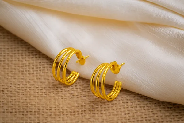 AURIM_BLAIR_STUD_EARRINGS_BRASS_REVERSE_TRIPLE_C-SHAPE_GOLDEN