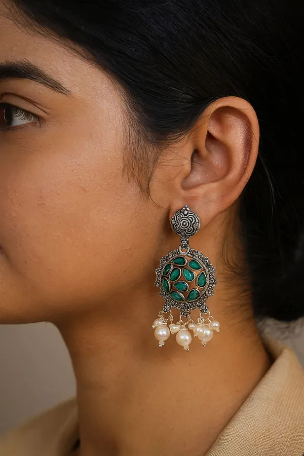 AURIM_BLAIR_STUD_EARRINGS_GERMAN_SILVER_CHAANDBALI_CRYSTAL_&_FRESHW_ATER_JUNKA_GREEN