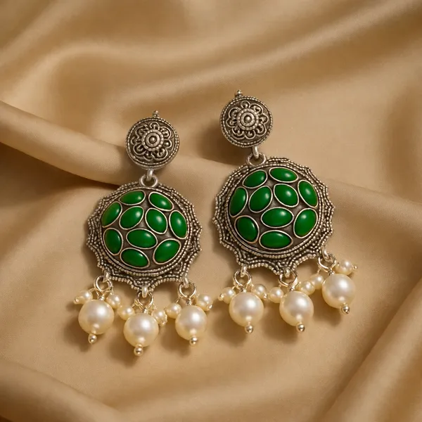 AURIM_BLAIR_STUD_EARRINGS_GERMAN_SILVER_CHAANDBALI_CRYSTAL_&_FRESHW_ATER_JUNKA_GREEN