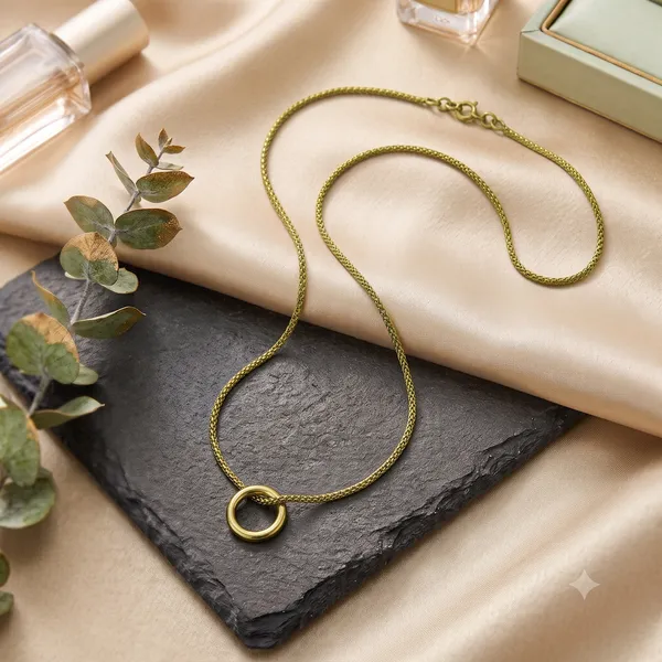 Eterna_Green_Gold_Circle_Pendant_Necklace