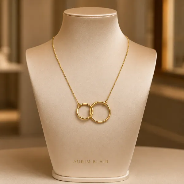 INTERLOCKED_CIRCLE_PENDANT_NECKALCE_