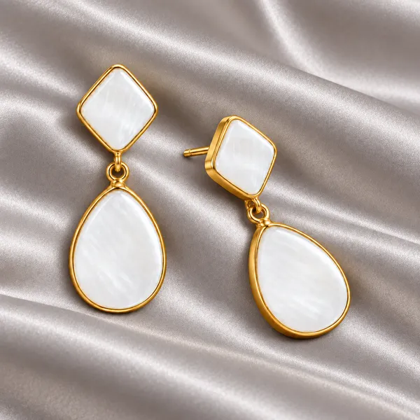 Ivory_Glow_Teardrop_Earrings