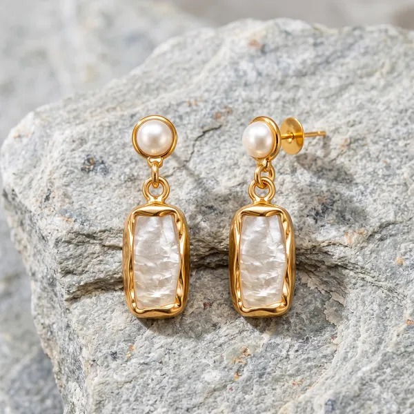 Lumière_Luxe_Gold_&__Baroque_Pearl_Drop_Earrings