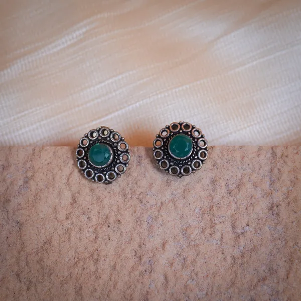 AURIM_BLAIR_STUD_EARRINGS_BRASS_FLOWER_PATERN_WITH_GREEN_CRYSTAL