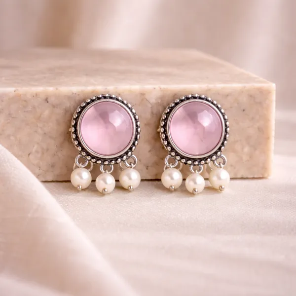 AURIM_BLAIR_STUD_EARRINGS_BRASS_CRYSTAL_WITH_PEARL_DANGERS_LIGHT_GREY