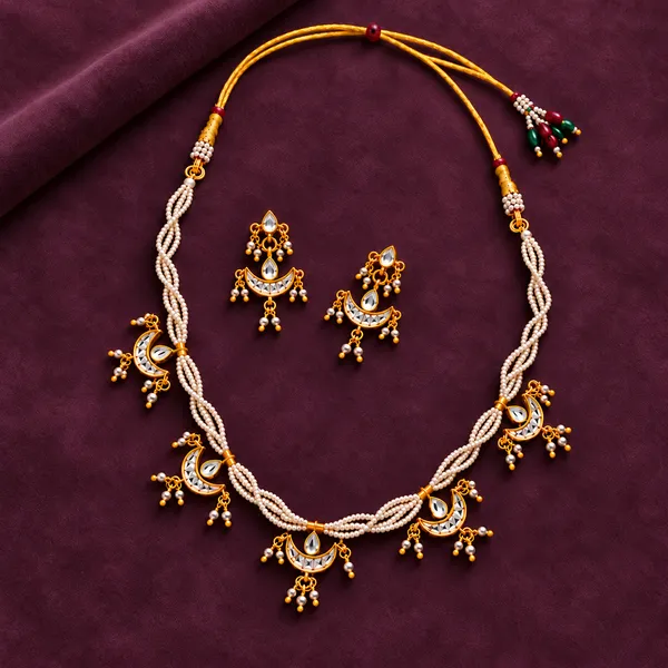 Chandrika_Pearl_Kundan_Crescent_Necklace