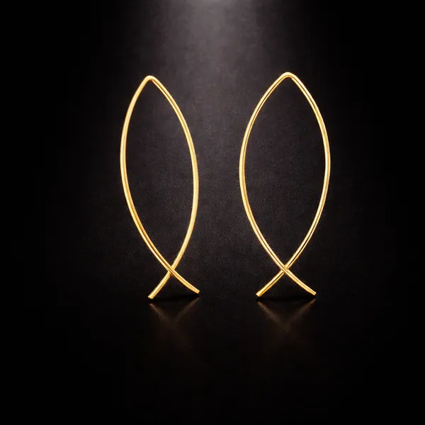 AURIM_BLAIR_STUD_WIRE_EARRINGS_BRASS_MINIMALISTIC_FISH_SHAPE