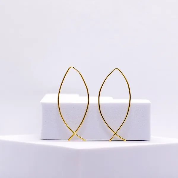 AURIM_BLAIR_STUD_WIRE_EARRINGS_BRASS_MINIMALISTIC_FISH_SHAPE