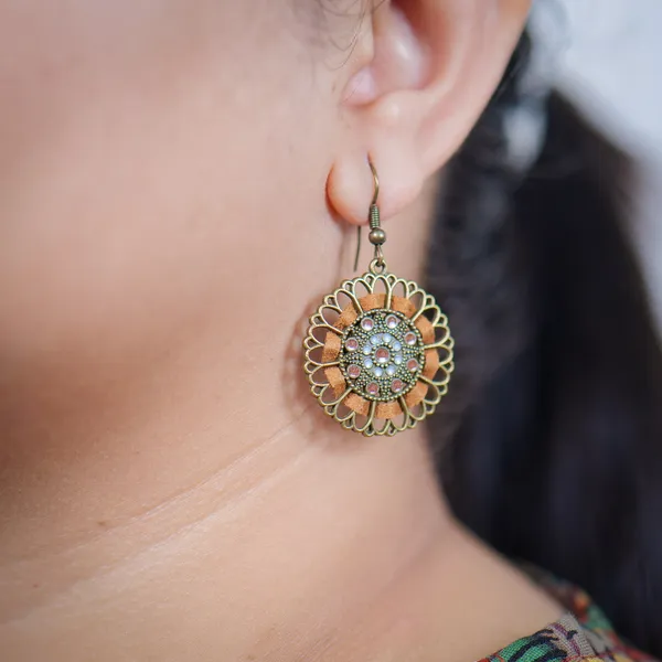 AURIM_BLAIR_EARRINGS_GERMAN_SILVER_HOOK_ROUND_WITH_RIBBON_CRYSTALS_ORANGE