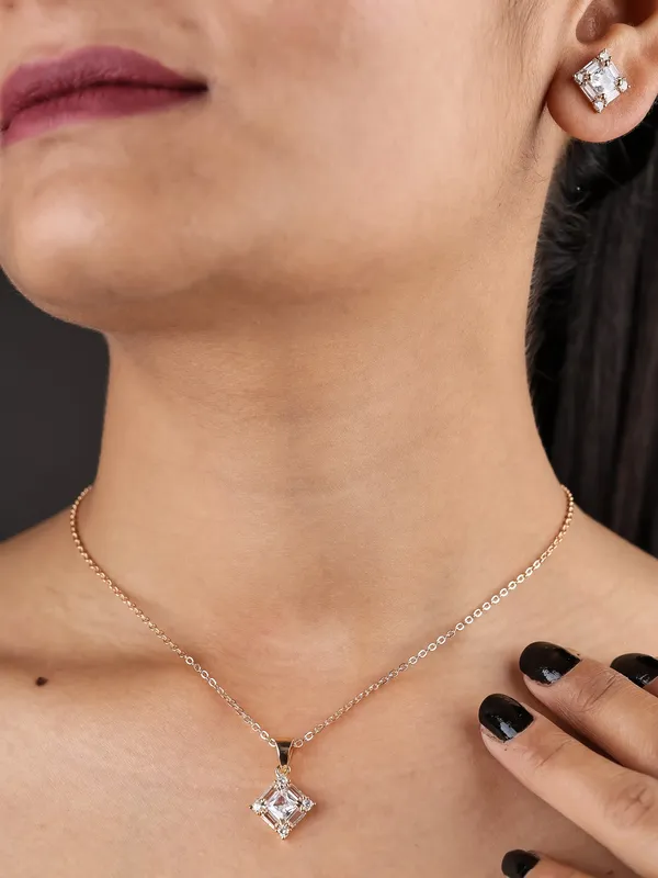 Golden_Plated_Earings_With_Pendant_For_Women