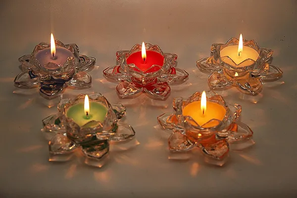Green_Glass_Lotus_Candle_(4.72_X_2_Inches)