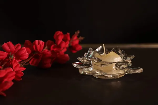 Ivory_Candles_Glass_Lotus_Candle
