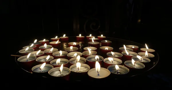 Set_of_100_White_Candles_Paraffin_Wax_Candles_Tea_Light,_3_Hr_Burn_Time,_No_Residue_Diwali_Decoration,Smokeless_Unscented
