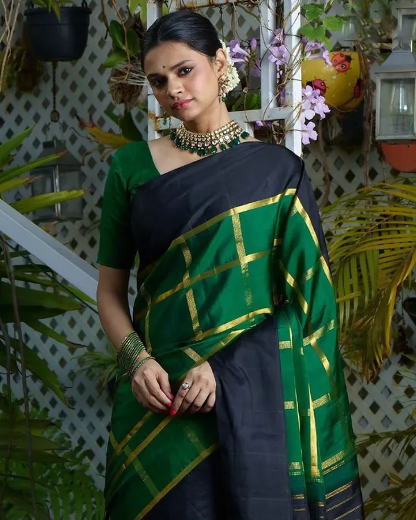 Green_And_Black_Color_Just_In_Soft_Banarasi_Silk_Saree_with_Classy_Bloue_Piece