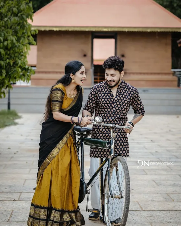 Black_And_Mustard_Yellow__Color_Kanchipuram_Zari_Weaving_Half_Saree_With_Blouse__Silk_Dupatta